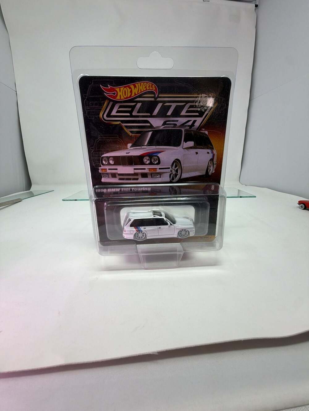 Hot Wheels Elite 64 1990 BMW 318i Touring Diecast Car